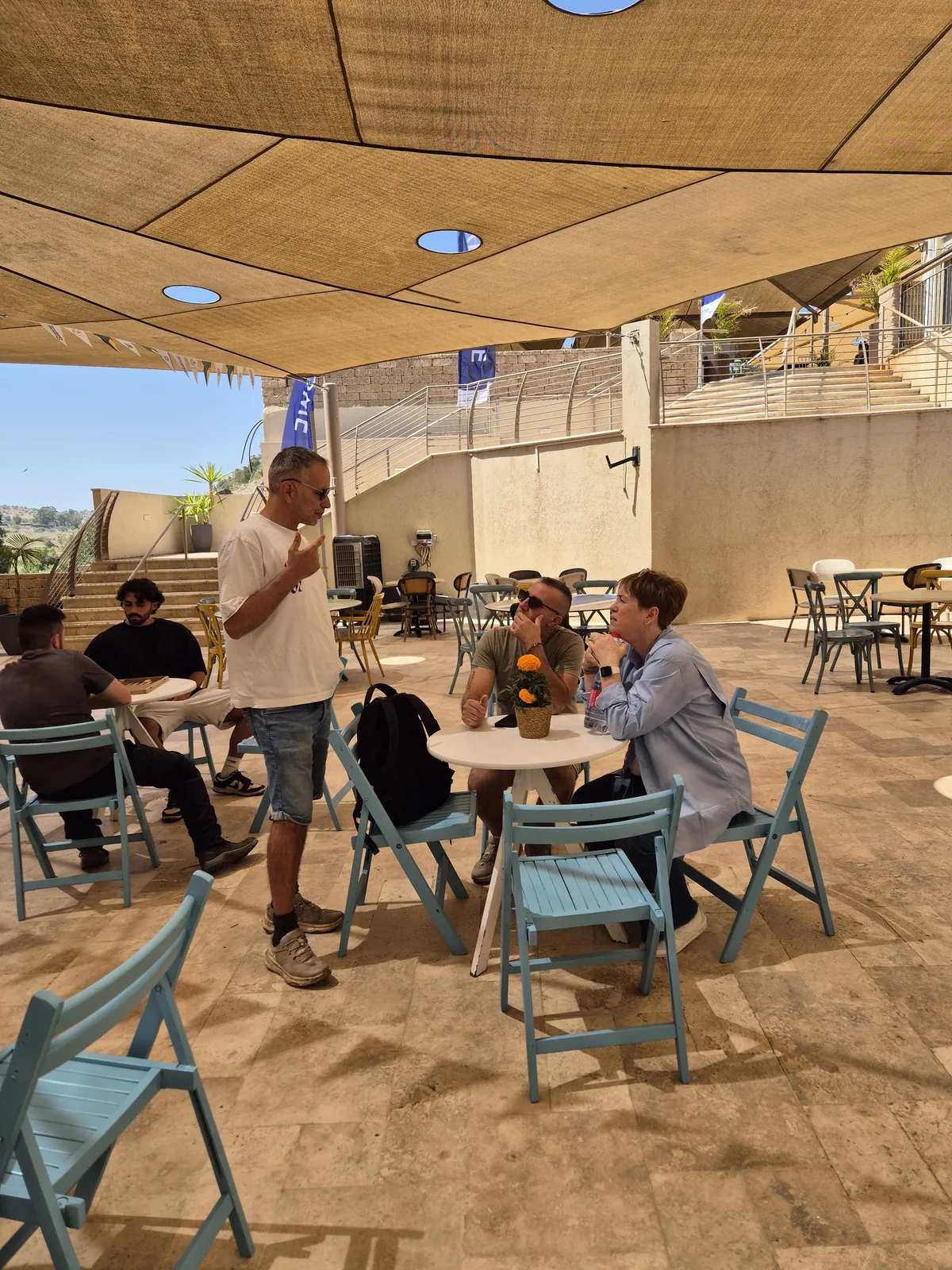 תמונה מהפקה של שוש 14