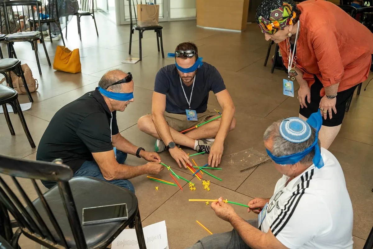 נופש הוקרה צוותים במלון אוריינט   תמונה מהפקה של שוש 5
